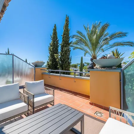 Acogedor Atico Con Vistas Al Mar En Bahia De Apartman