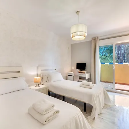 Acogedor Atico Con Vistas Al Mar En Bahia De Apartman Marbella