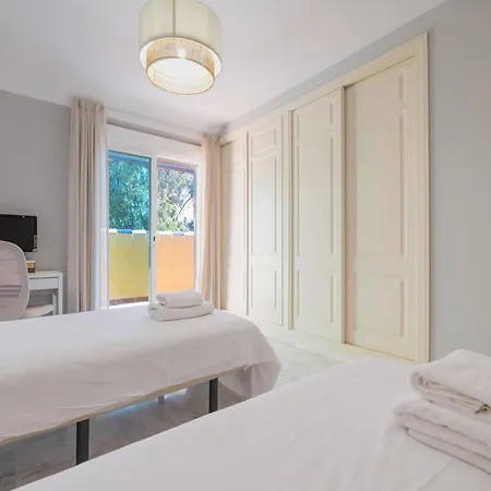 Acogedor Atico Con Vistas Al Mar En Bahia De Marbella