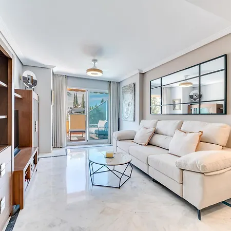 Acogedor Atico Con Vistas Al Mar En Bahia De Apartman Marbella