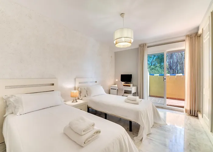 Acogedor Atico Con Vistas Al Mar En Bahia De Apartament Marbella
