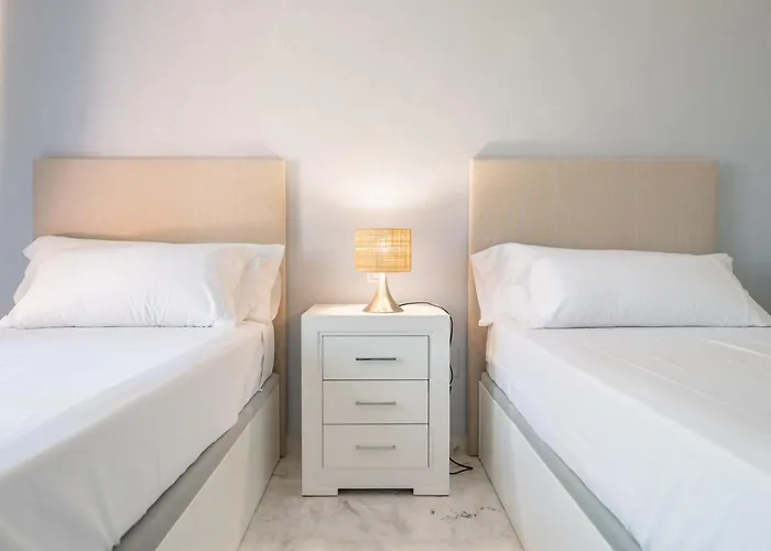 Acogedor ático Con Vistas Al Mar En Bahia De Marbella