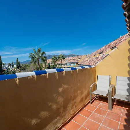Acogedor ático Con Vistas Al Mar En Bahia De Marbella