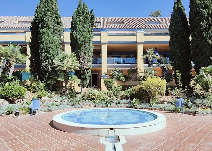 Acogedor Atico Con Vistas Al Mar En Bahia De 마르베야