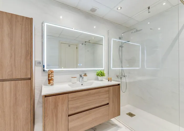 Acogedor Atico Con Vistas Al Mar En Bahia De 아파트 *