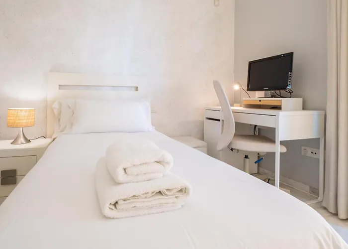 Acogedor Atico Con Vistas Al Mar En Bahia De 아파트 *