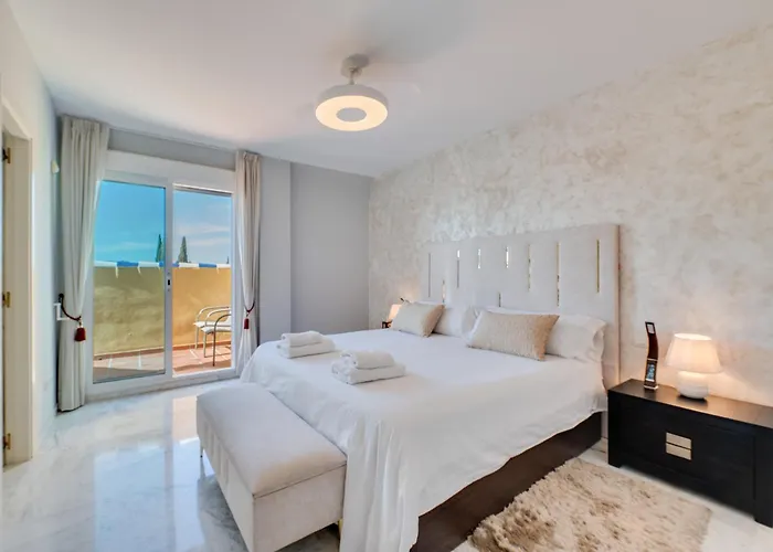 아파트 Acogedor Atico Con Vistas Al Mar En Bahia De