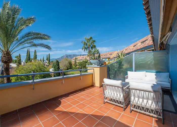 아파트 Acogedor Atico Con Vistas Al Mar En Bahia De 마르베야