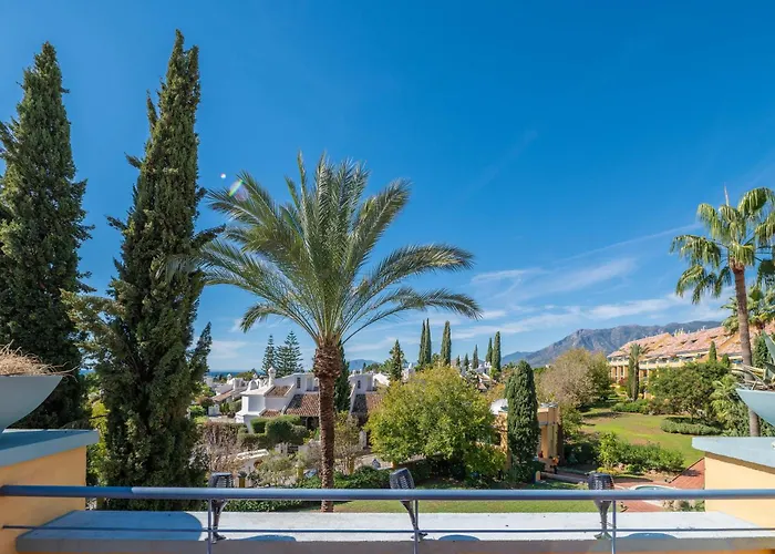 Acogedor Atico Con Vistas Al Mar En Bahia De 아파트 마르베야