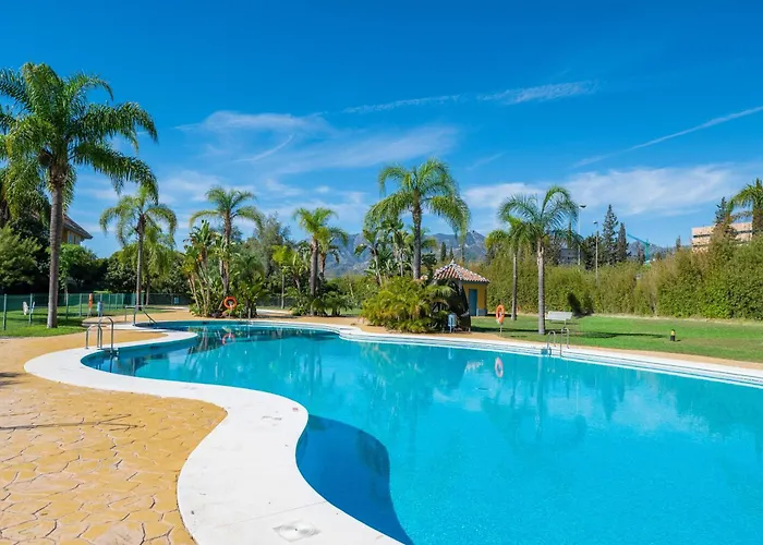 Acogedor Atico Con Vistas Al Mar En Bahia De 마르베야