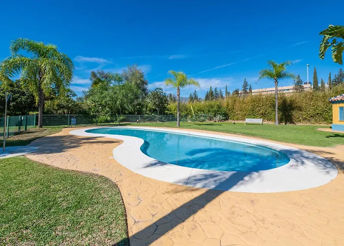 Acogedor Atico Con Vistas Al Mar En Bahia De 아파트 마르베야